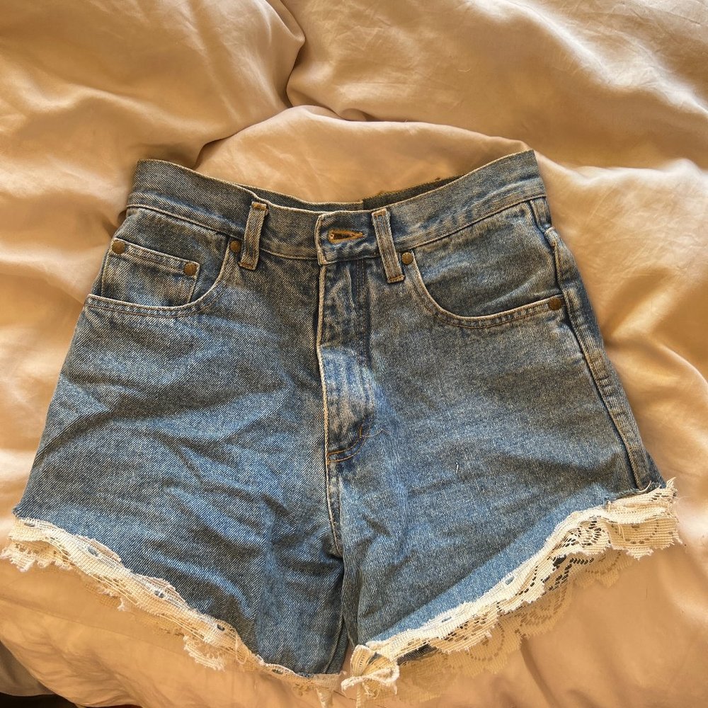Guess one of a kind jean short shorts